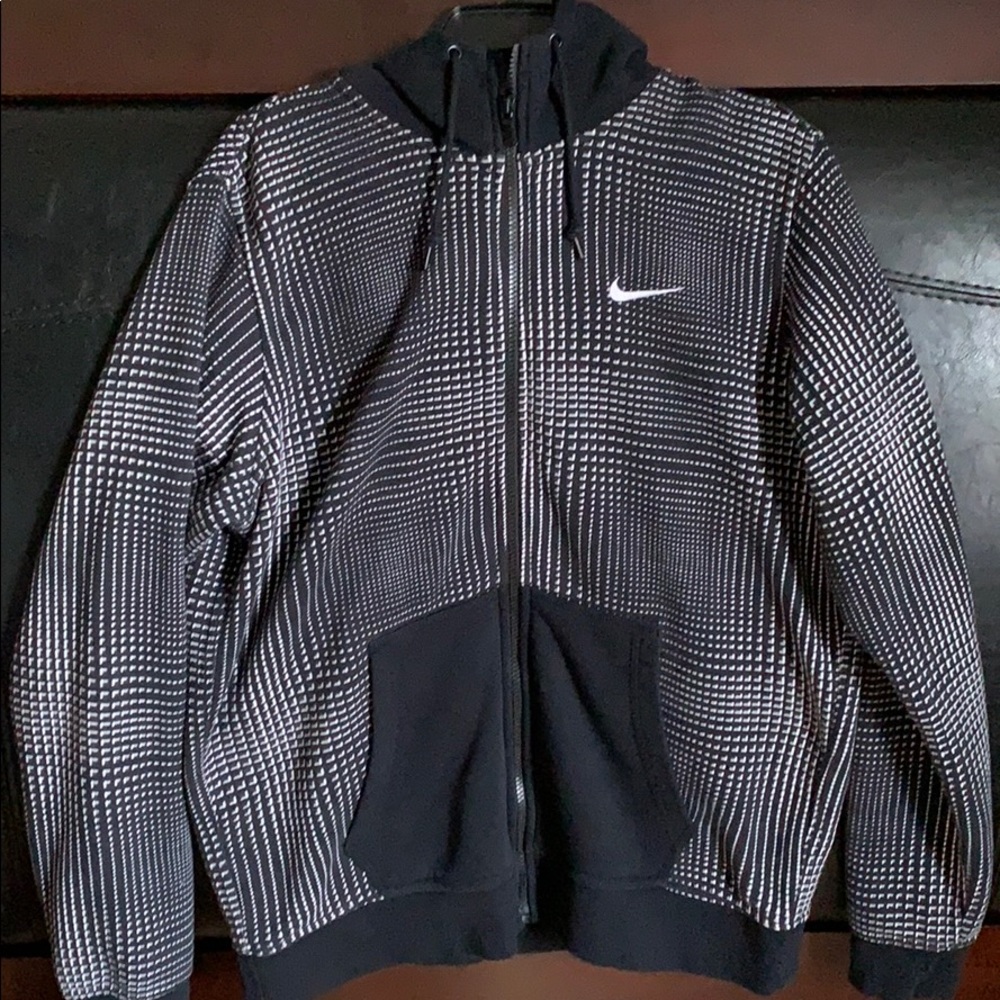 Black & white Nike zip up